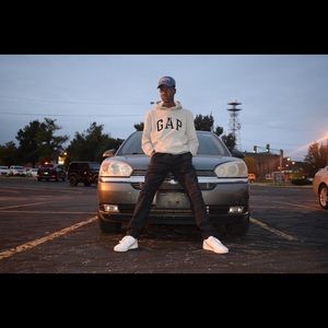 Meet your Posher, Ellis